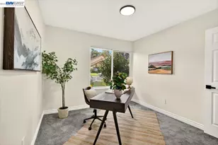 9081 Meadowdale Way, Elk Grove, CA 95624 - Photo 27