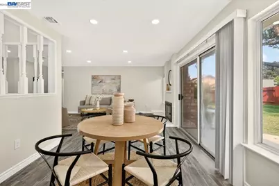 9081 Meadowdale Way, Elk Grove, CA 95624 - Photo 17