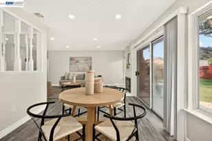 9081 Meadowdale Way, Elk Grove, CA 95624 - Photo 17