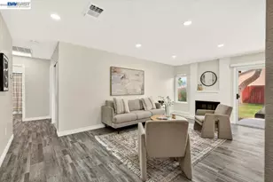 9081 Meadowdale Way, Elk Grove, CA 95624 - Photo 11