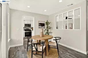 9081 Meadowdale Way, Elk Grove, CA 95624 - Photo 13