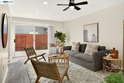 9081 Meadowdale Way, Elk Grove, CA 95624 - Photo 21