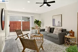 9081 Meadowdale Way, Elk Grove, CA 95624 - Photo 21