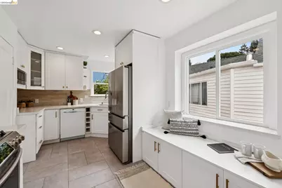 3530 Victor Ave, Oakland, CA 94619 - Photo 15