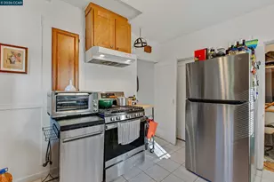 985 39th St, Oakland, CA 94608 - Photo 11