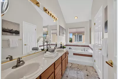 2556 Monte Lindo Ct, San Jose, CA 95121 - Photo 27