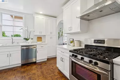 637 Boulevard Way, Oakland, CA 94610 - Photo 13