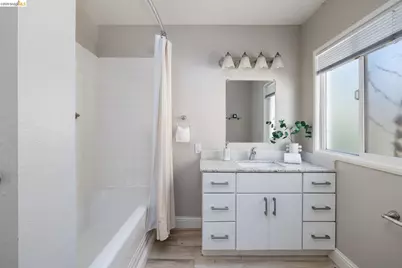2925 El Monte Ave, Oakland, CA 94605 - Photo 23