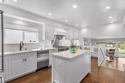 1529 Gibbons Dr, Alameda, CA 94501 - Photo 17