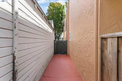 1529 Gibbons Dr, Alameda, CA 94501 - Photo 83