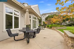 555 10th St, Oakland, CA 94607 - Photo 35