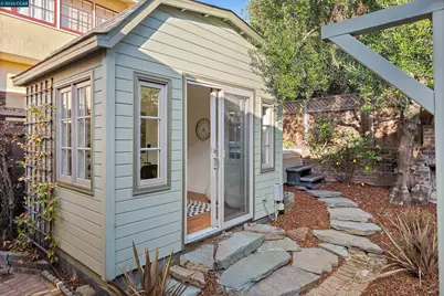 275 Mather St, Oakland, CA 94611 - Photo 23