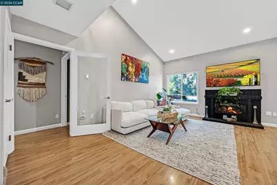35 Sapphire Ct, Hercules, CA 94547 - Photo 5