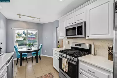 35 Sapphire Ct, Hercules, CA 94547 - Photo 15