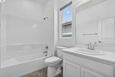 2609 Aurora Astorga Dr, Tracy, CA 95376 - Photo 9