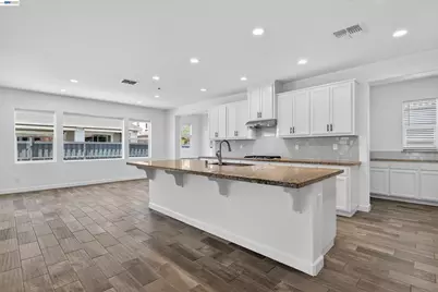 2609 Aurora Astorga Dr, Tracy, CA 95376 - Photo 13