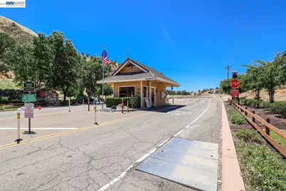 9100 Golf Canyon Dr, Patterson, CA 95363 - Photo 21
