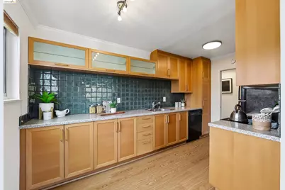 321 Warwick Ave #303, Oakland, CA 94610 - Photo 11