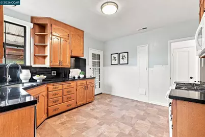 161 Viewmont Ave, Vallejo, CA 94590 - Photo 9
