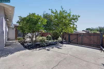 1883 Lynwood Dr, Concord, CA 94519 - Photo 45