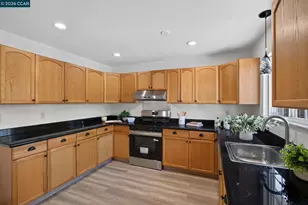 1883 Lynwood Dr, Concord, CA 94519 - Photo 17