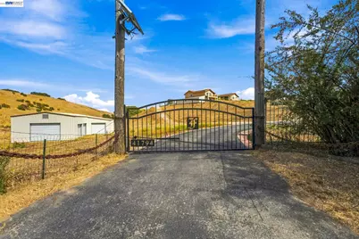 41794 Vargas Rd, Fremont, CA 94539 - Photo 5