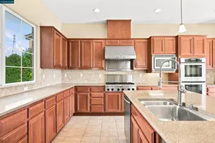 5193 Crystyl Ranch Dr, Concord, CA 94521 - Photo 11