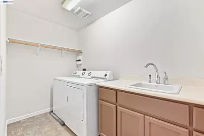 25429 Huntwood Ave, Hayward, CA 94544 - Photo 35