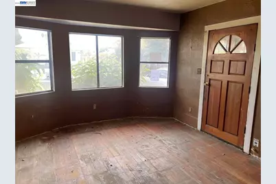 6225 Tevis St, Oakland, CA 94621 - Photo 5