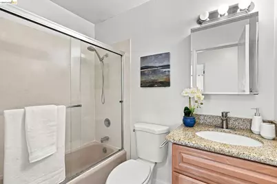 955 Shorepoint Court #208, Alameda, CA 94501 - Photo 17