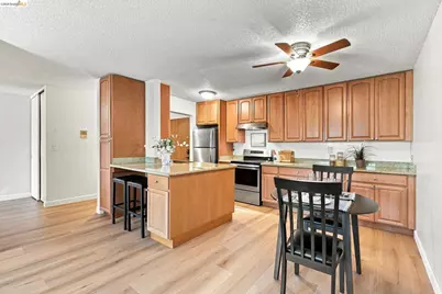 955 Shorepoint Court #208, Alameda, CA 94501 - Photo 7