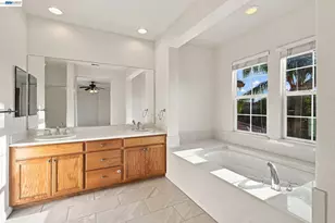 565 Presidio Pl, Tracy, CA 95377 - Photo 41