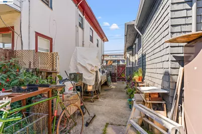 3856 West St, Oakland, CA 94608 - Photo 27
