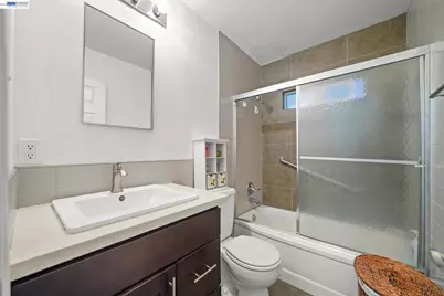 1260 Highland Blvd, Hayward, CA 94542 - Photo 21