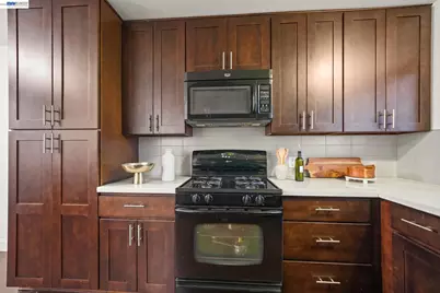 1260 Highland Blvd, Hayward, CA 94542 - Photo 11