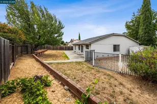 905 Heron Dr, Suisun City, CA 94585 - Photo 9