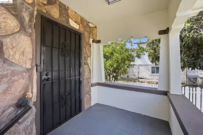 4207 Carrington St, Oakland, CA 94601 - Photo 5