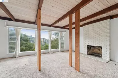 6151 Valley View Rd, Oakland, CA 94611 - Photo 11