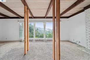 6151 Valley View Rd, Oakland, CA 94611 - Photo 9