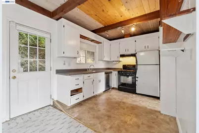 6151 Valley View Rd, Oakland, CA 94611 - Photo 17