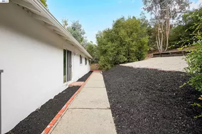 9338 Crow Canyon Rd, Castro Valley, CA 94552 - Photo 65