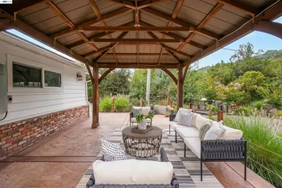 9338 Crow Canyon Rd, Castro Valley, CA 94552 - Photo 9