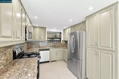 900 Augusta Dr, Moraga, CA 94556 - Photo 15