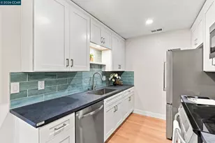 42 Emery Bay Dr, Emeryville, CA 94608 - Photo 13