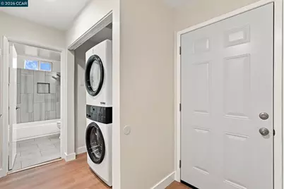 42 Emery Bay Dr, Emeryville, CA 94608 - Photo 27