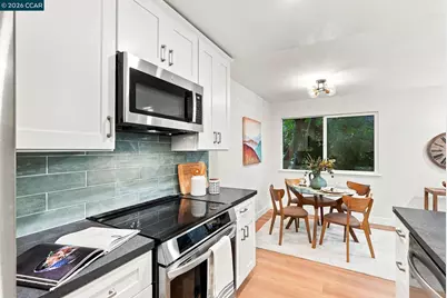 42 Emery Bay Dr, Emeryville, CA 94608 - Photo 15