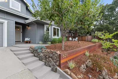 626 Caldwell Rd, Oakland, CA 94611 - Photo 3