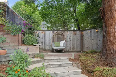 626 Caldwell Rd, Oakland, CA 94611 - Photo 51