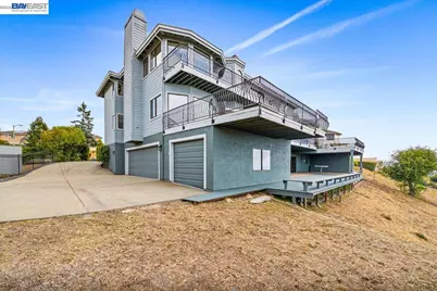 13331 Campus Dr, Oakland, CA 94619 - Photo 7