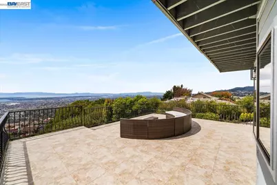13331 Campus Dr, Oakland, CA 94619 - Photo 15